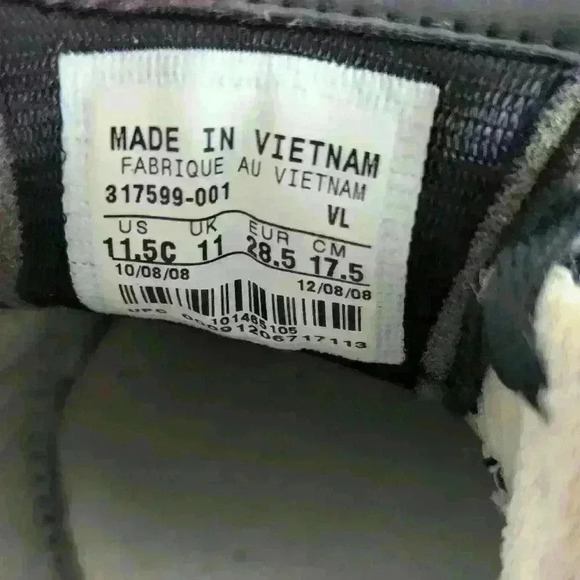 Nike TIEMPO LEGEND III SOCCER BOOT CLEATS - size 11.5 kids great condition - Picture 5 of 5